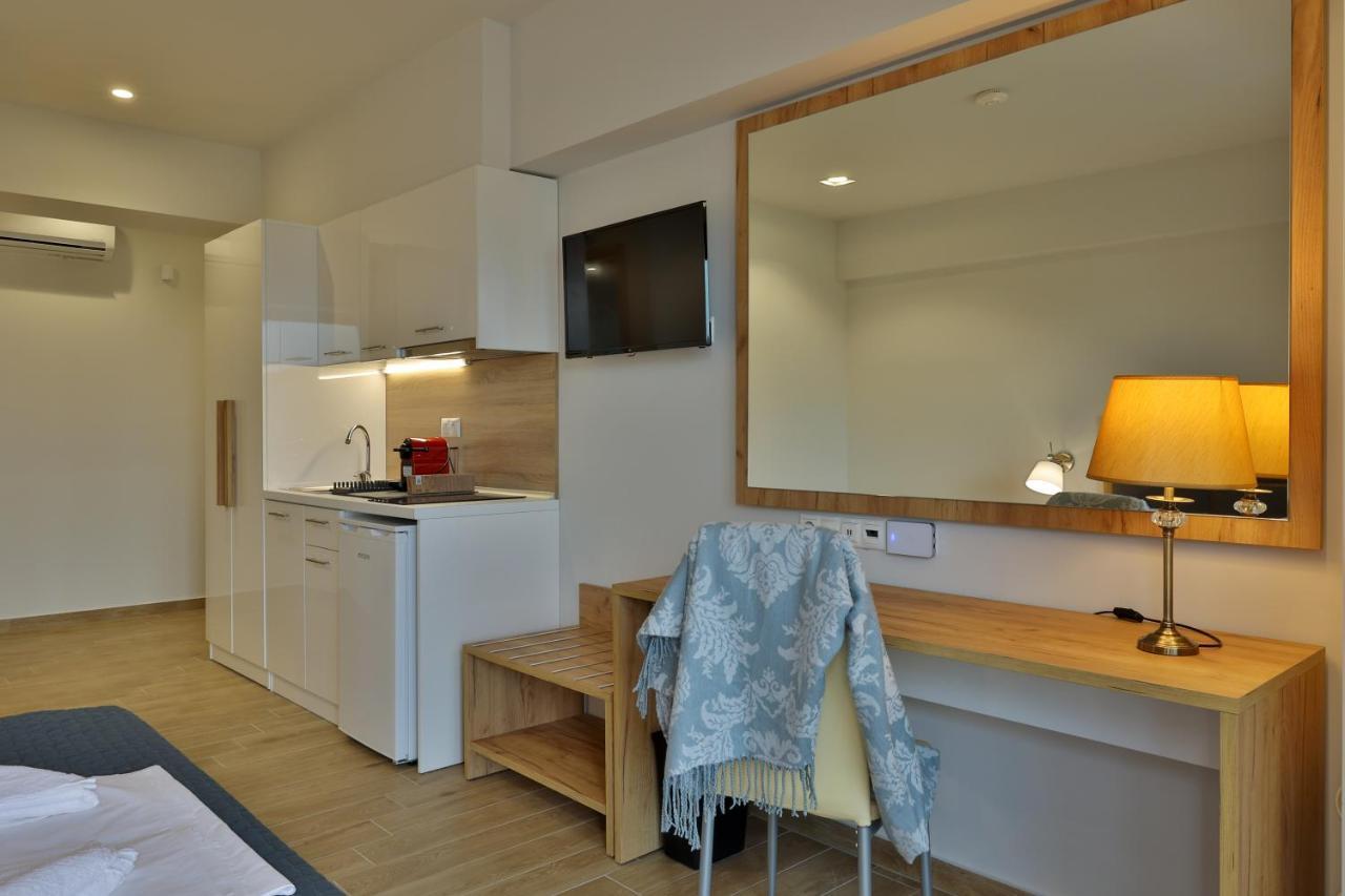 Four Reasons Aparthotel ปาราเลียกาเตอรีนิส ภายนอก รูปภาพ