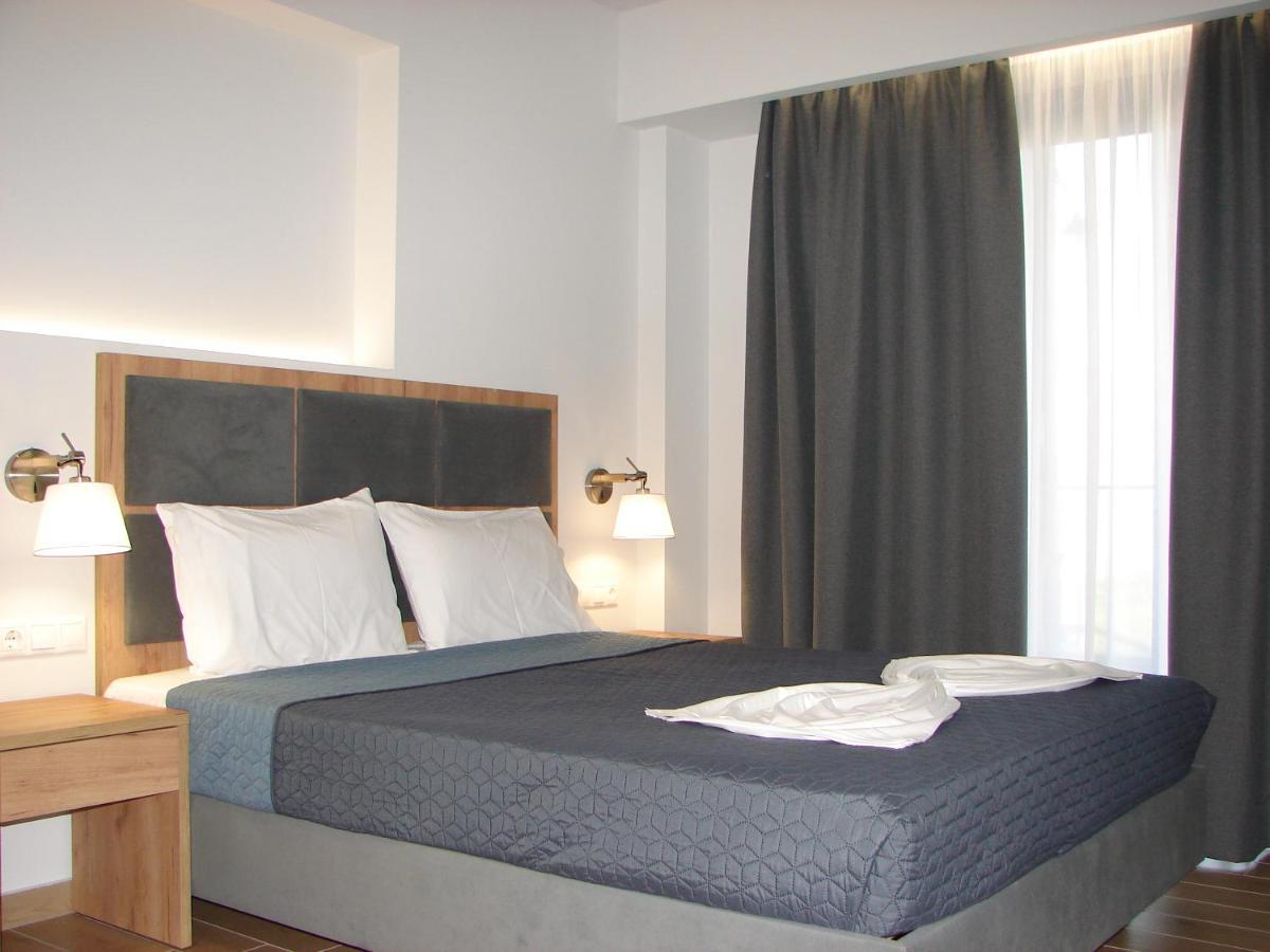 Four Reasons Aparthotel ปาราเลียกาเตอรีนิส ภายนอก รูปภาพ