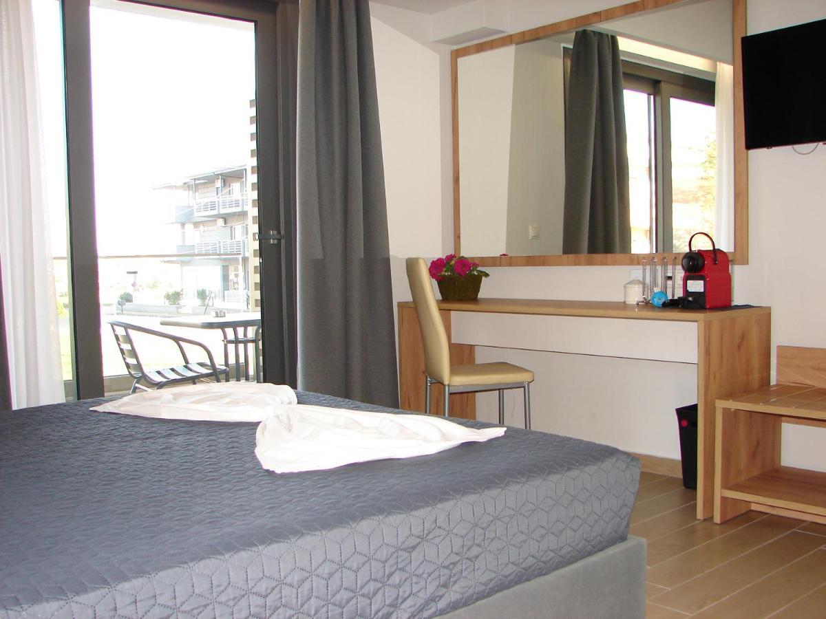 Four Reasons Aparthotel ปาราเลียกาเตอรีนิส ภายนอก รูปภาพ