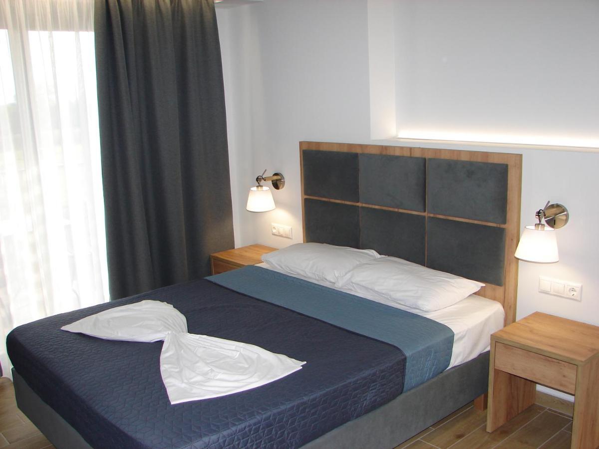 Four Reasons Aparthotel ปาราเลียกาเตอรีนิส ภายนอก รูปภาพ