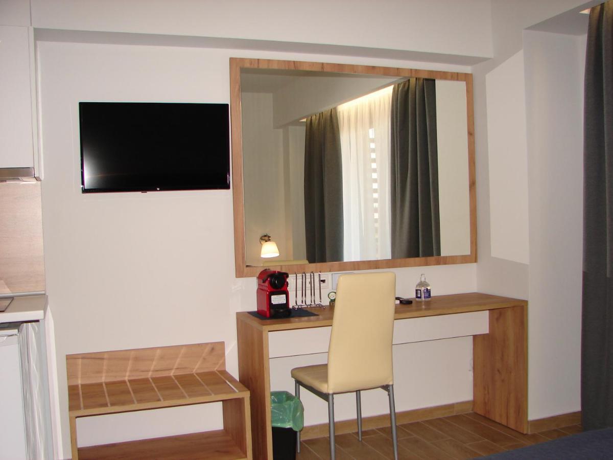 Four Reasons Aparthotel ปาราเลียกาเตอรีนิส ภายนอก รูปภาพ